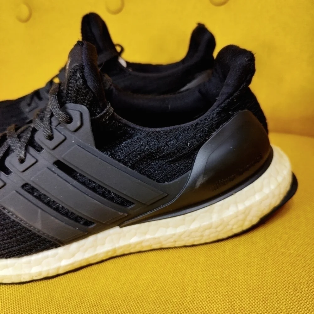 Adidas Ultraboost 4.0 DNA Black White Knit Sneakers Women's Shoe Size 9.5